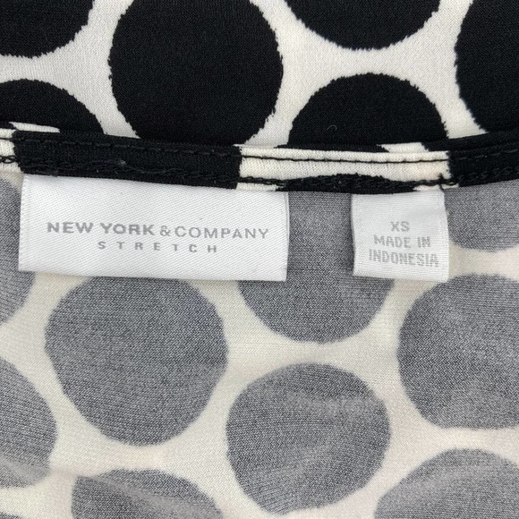 New York & Co. Black and White Polka Dot Tank Top - Picture 6 of 8